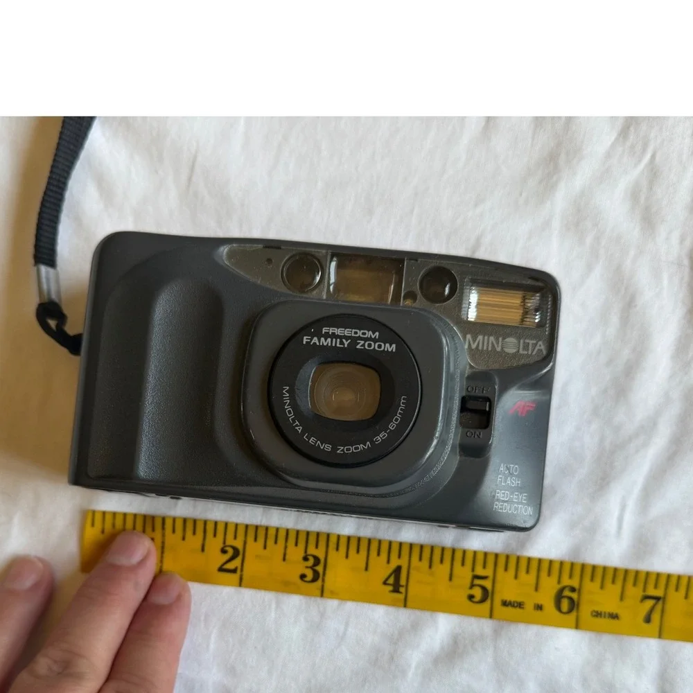 Minolta Freedom Family Zoom 35mm Film Camera 35-60mm untested as-is corrosion